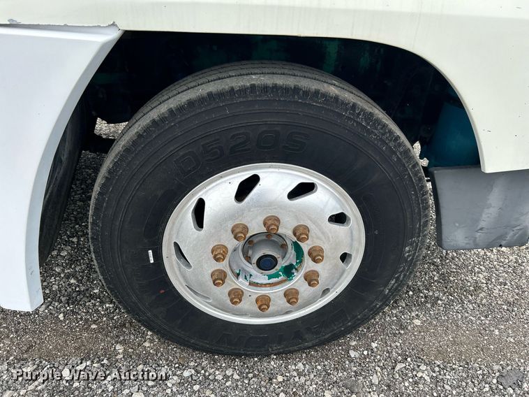 image for item KW9176 1996 Freightliner FLD semi truck