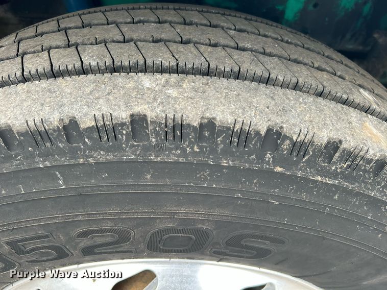 image for item KW9176 1996 Freightliner FLD semi truck