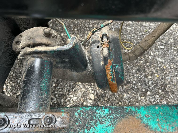 image for item KW9176 1996 Freightliner FLD semi truck