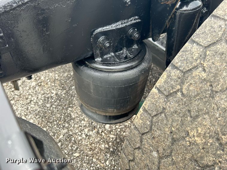 image for item KW9176 1996 Freightliner FLD semi truck