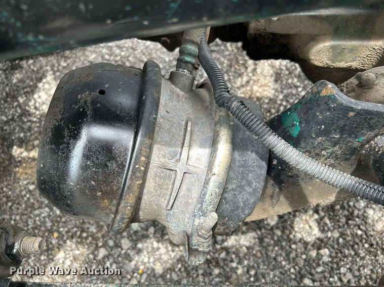 image for item KW9176 1996 Freightliner FLD semi truck