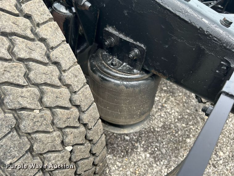 image for item KW9176 1996 Freightliner FLD semi truck