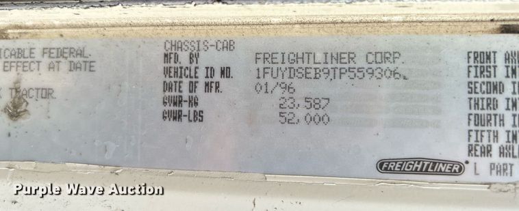 image for item KW9176 1996 Freightliner FLD semi truck
