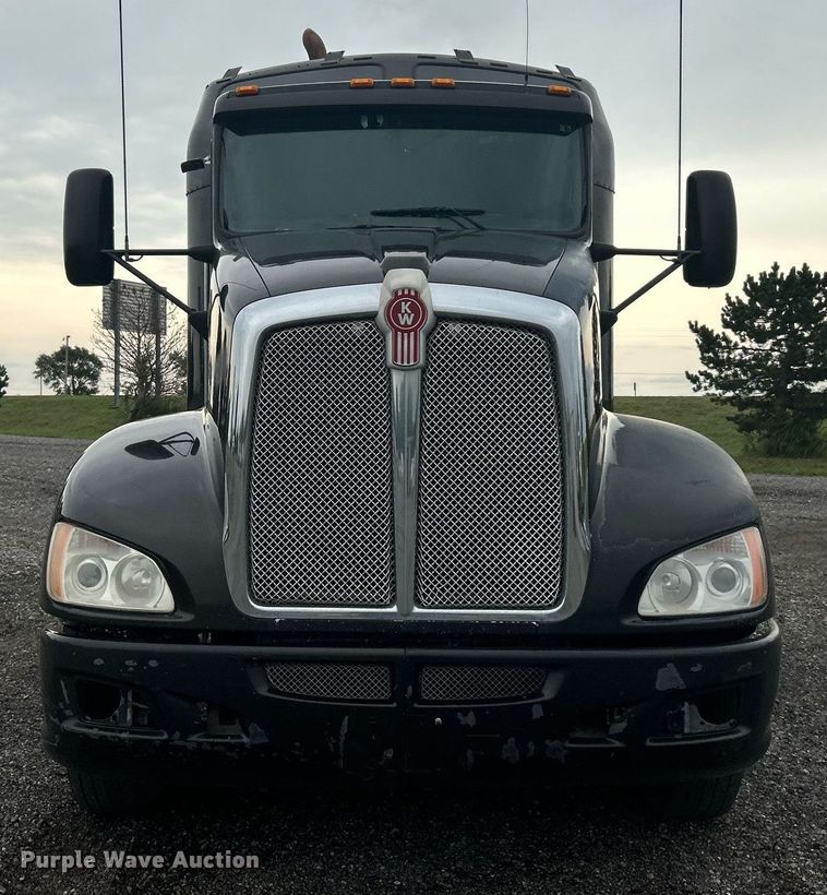 image for item KW9181 2008 Kenworth T660  semi truck