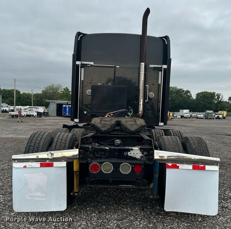 image for item KW9181 2008 Kenworth T660  semi truck