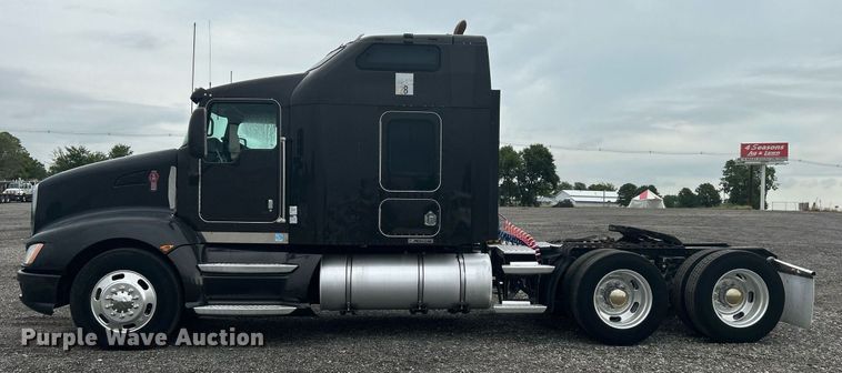 image for item KW9181 2008 Kenworth T660  semi truck