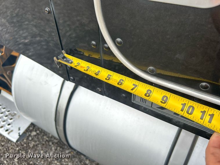 image for item KW9181 2008 Kenworth T660  semi truck