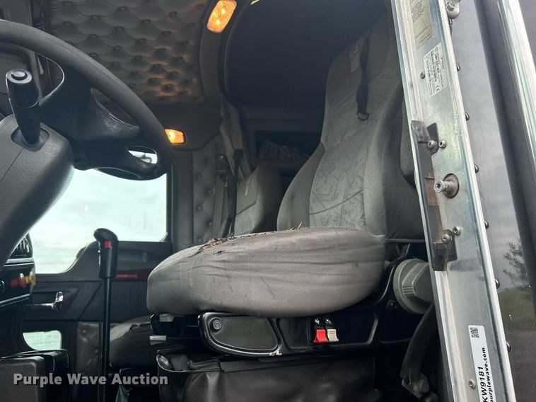 image for item KW9181 2008 Kenworth T660  semi truck