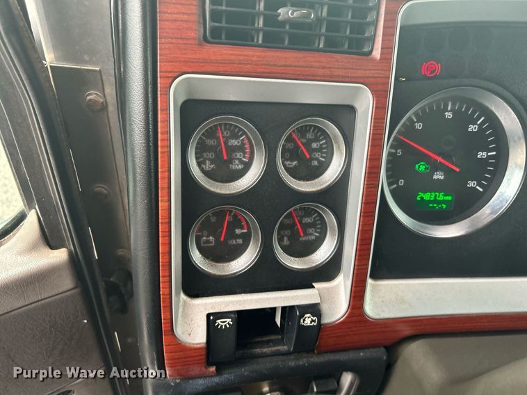 image for item KW9181 2008 Kenworth T660  semi truck