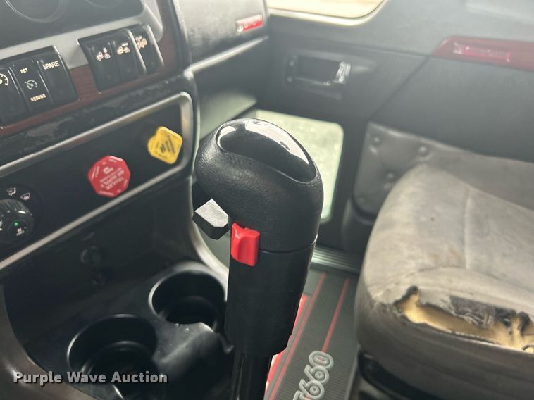 image for item KW9181 2008 Kenworth T660  semi truck