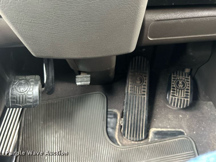 image for item KW9181 2008 Kenworth T660  semi truck