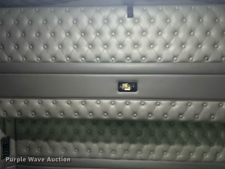 image for item KW9181 2008 Kenworth T660  semi truck