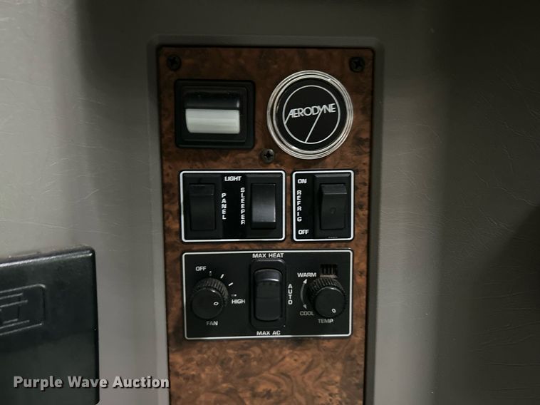 image for item KW9181 2008 Kenworth T660  semi truck