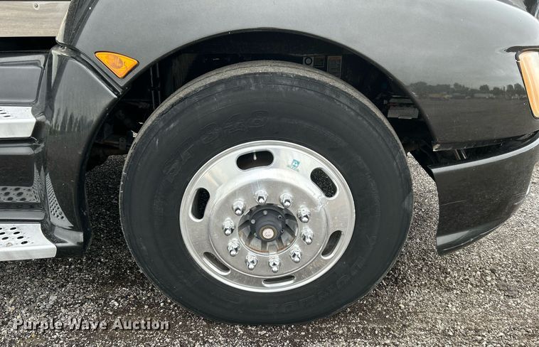 image for item KW9181 2008 Kenworth T660  semi truck