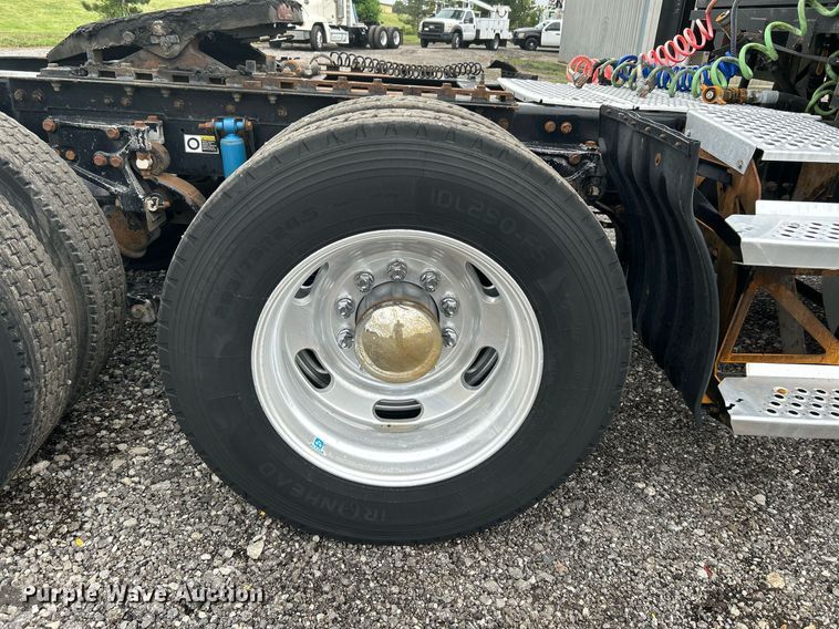 image for item KW9181 2008 Kenworth T660  semi truck