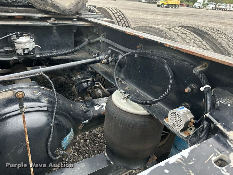 image for item KW9181 2008 Kenworth T660  semi truck