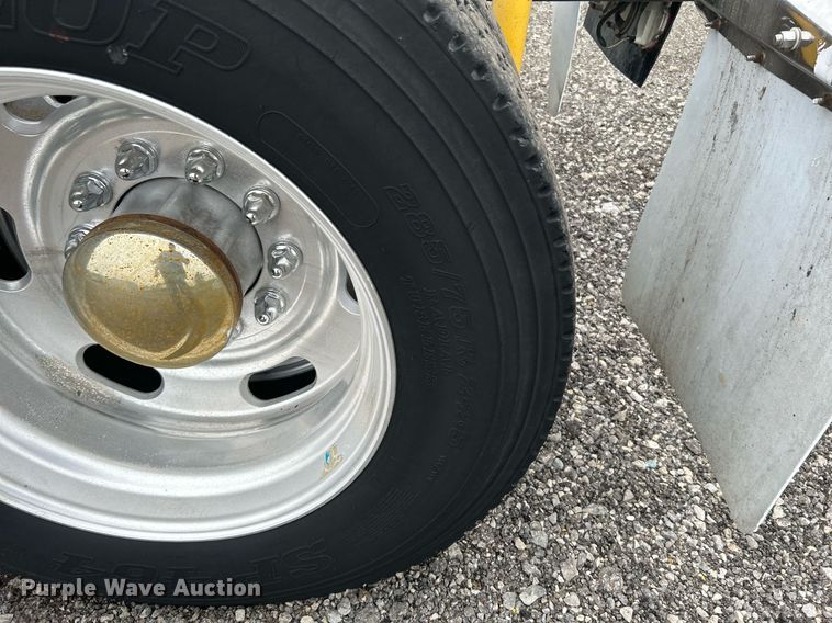 image for item KW9181 2008 Kenworth T660  semi truck