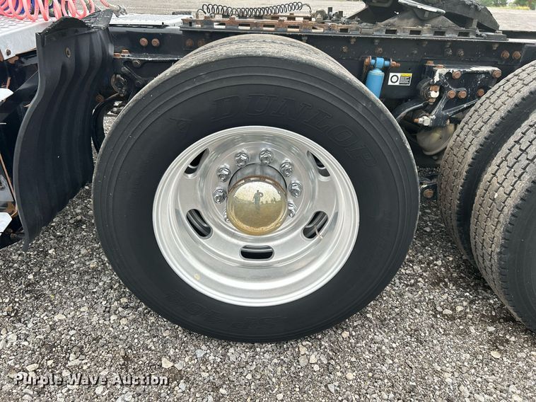 image for item KW9181 2008 Kenworth T660  semi truck