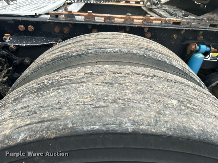 image for item KW9181 2008 Kenworth T660  semi truck