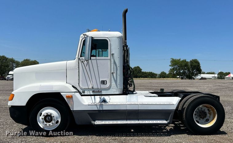 image for item KW9186 1999 Freightliner FLD  semi truck