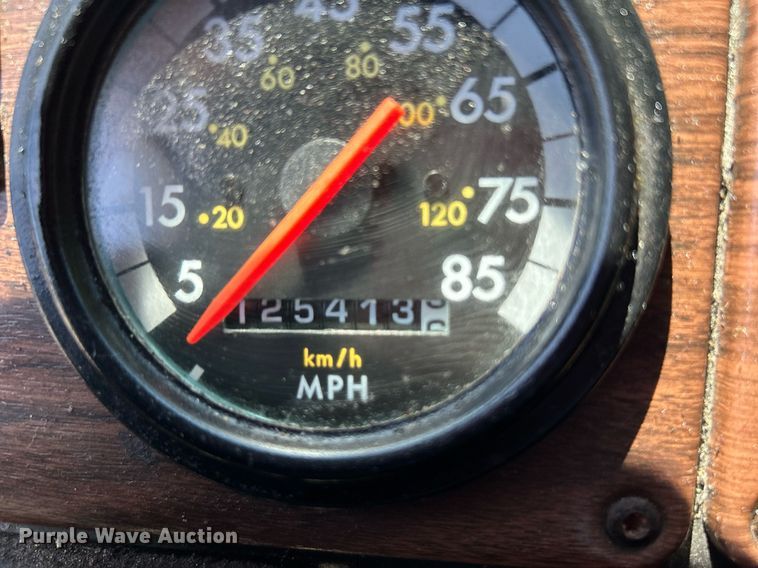 image for item KW9186 1999 Freightliner FLD  semi truck