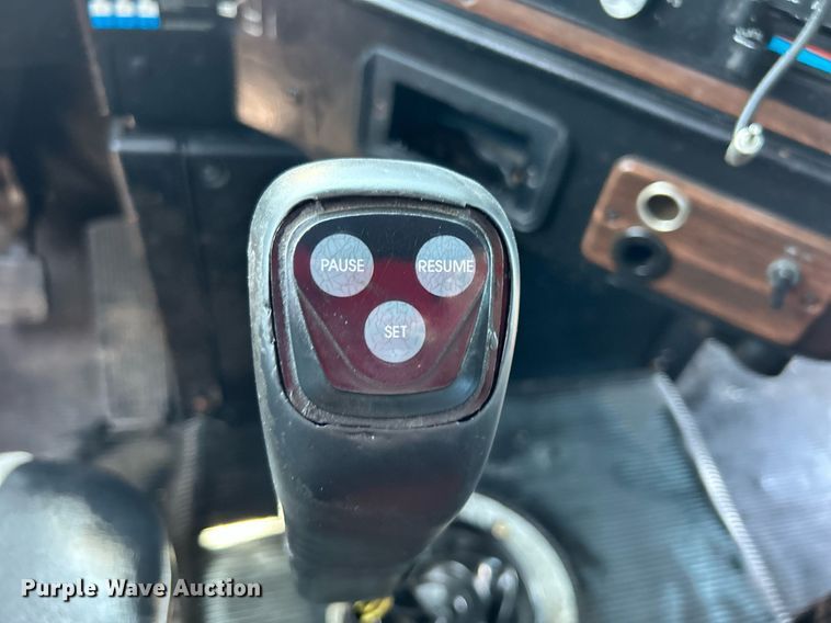 image for item KW9186 1999 Freightliner FLD  semi truck