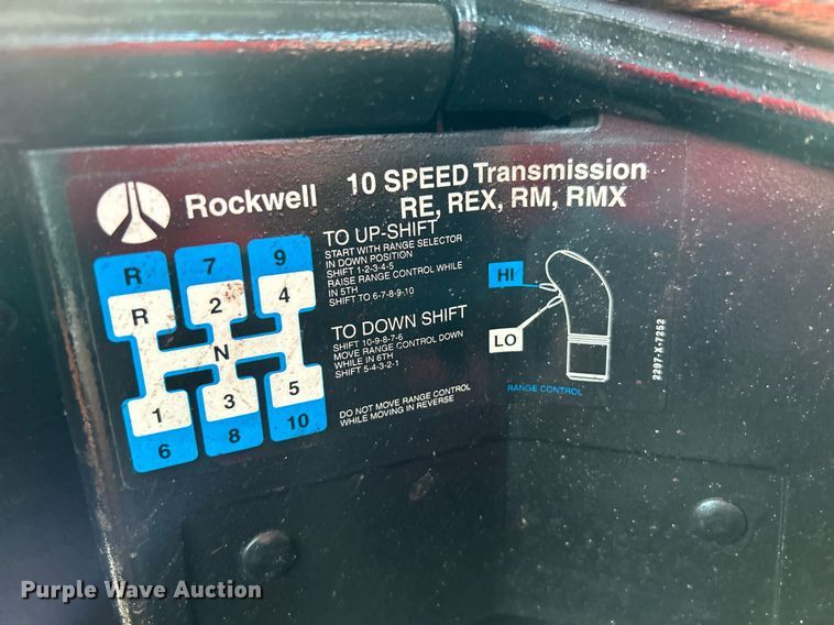 image for item KW9186 1999 Freightliner FLD  semi truck