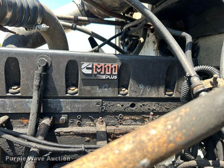 image for item KW9186 1999 Freightliner FLD  semi truck