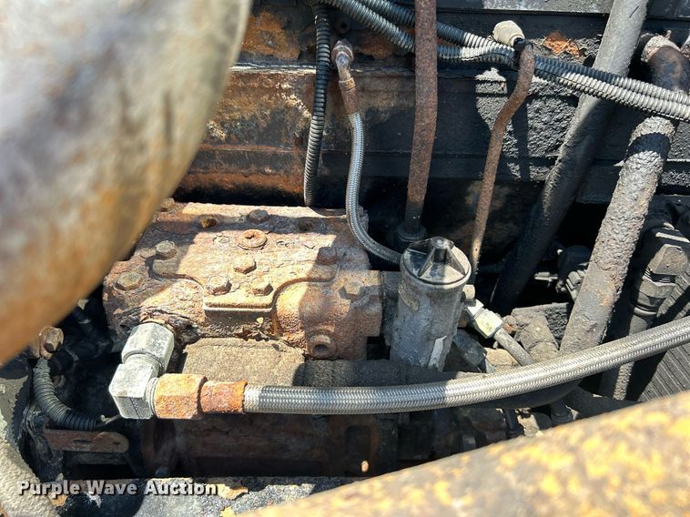 image for item KW9186 1999 Freightliner FLD  semi truck