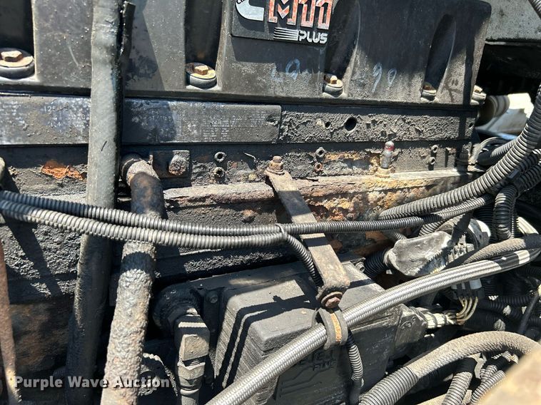 image for item KW9186 1999 Freightliner FLD  semi truck