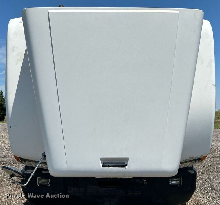 image for item KW9186 1999 Freightliner FLD  semi truck