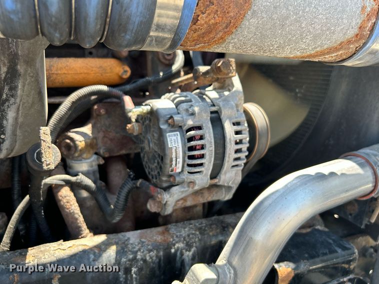 image for item KW9186 1999 Freightliner FLD  semi truck