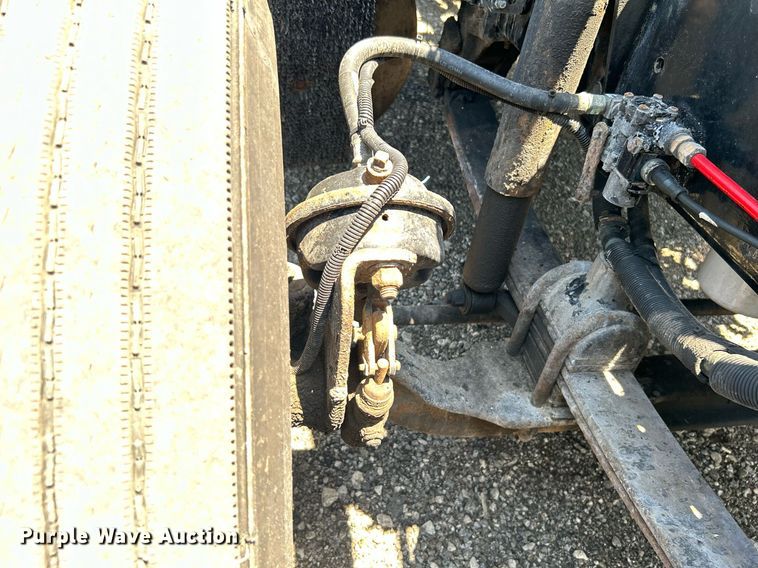 image for item KW9186 1999 Freightliner FLD  semi truck