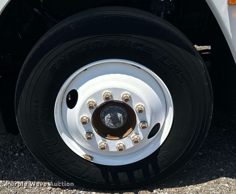 image for item KW9186 1999 Freightliner FLD  semi truck