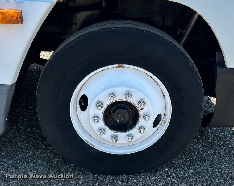 image for item KW9186 1999 Freightliner FLD  semi truck