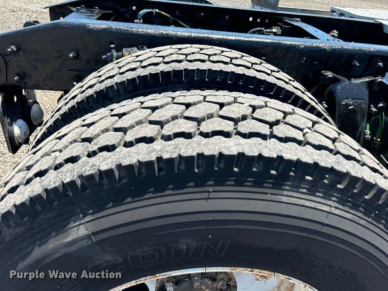 image for item KW9186 1999 Freightliner FLD  semi truck