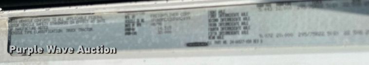 image for item KW9186 1999 Freightliner FLD  semi truck