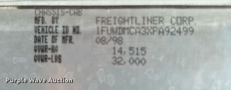 image for item KW9186 1999 Freightliner FLD  semi truck