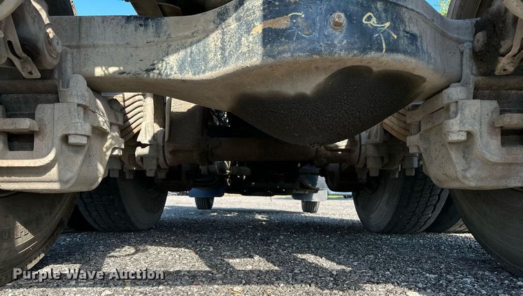 image for item KW9200 2006 Mack CHN613  semi truck