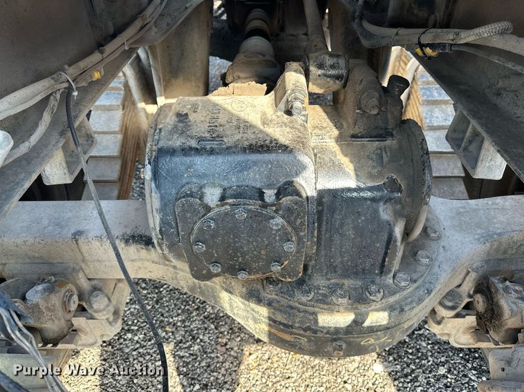 image for item KW9200 2006 Mack CHN613  semi truck