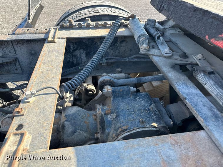 image for item KW9200 2006 Mack CHN613  semi truck