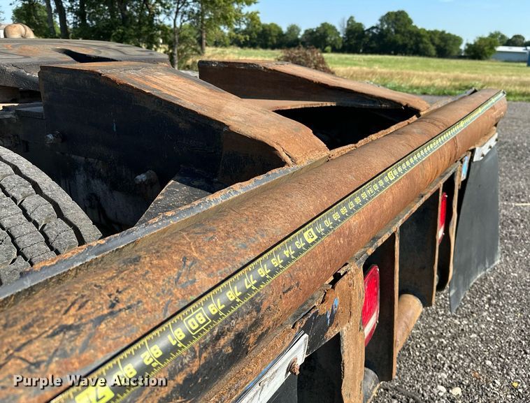 image for item KW9200 2006 Mack CHN613  semi truck