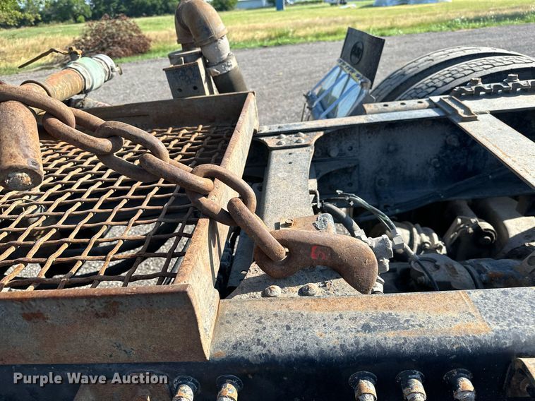 image for item KW9200 2006 Mack CHN613  semi truck