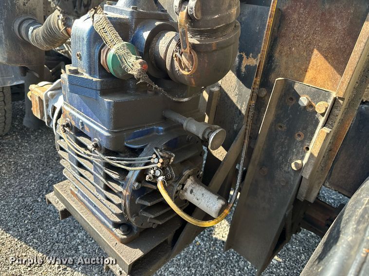 image for item KW9200 2006 Mack CHN613  semi truck