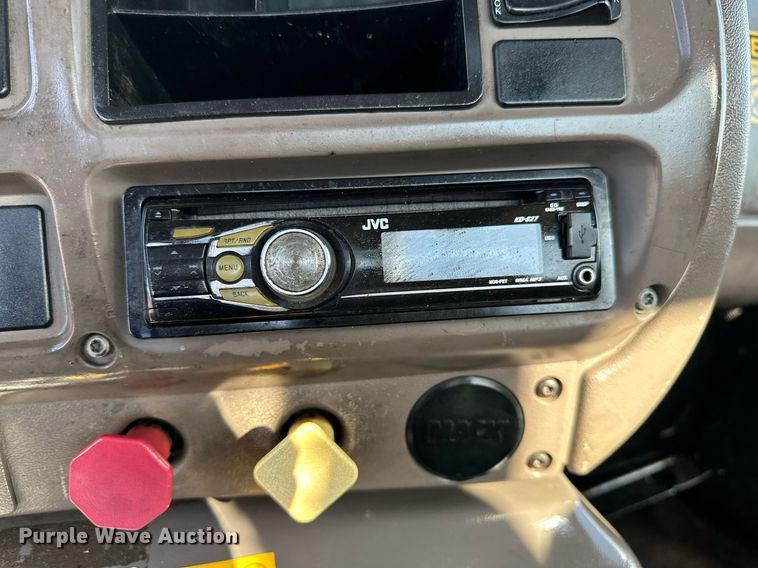 image for item KW9200 2006 Mack CHN613  semi truck