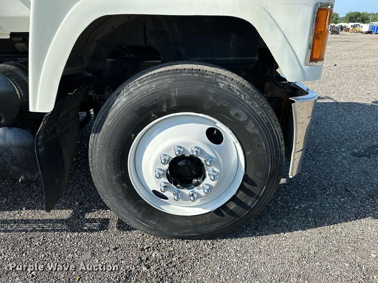 image for item KW9200 2006 Mack CHN613  semi truck