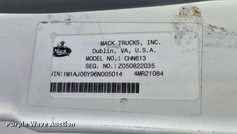 image for item KW9200 2006 Mack CHN613  semi truck