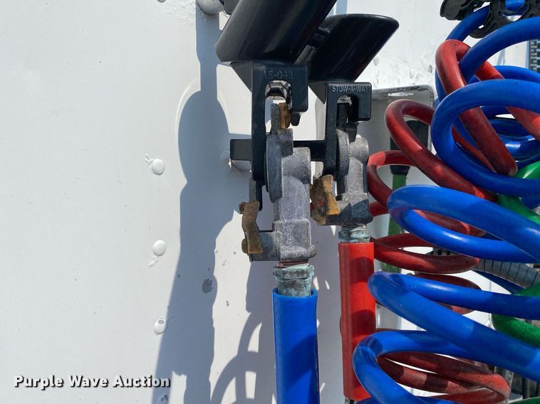 image for item KW9269 2000 Freightliner FLD  semi truck