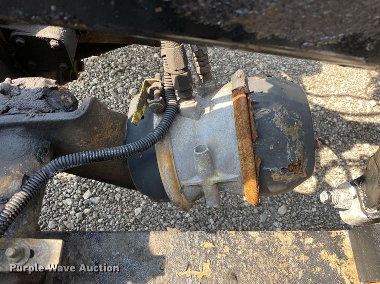 image for item KW9269 2000 Freightliner FLD  semi truck