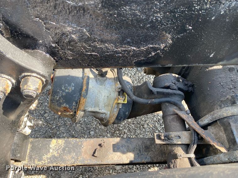 image for item KW9269 2000 Freightliner FLD  semi truck